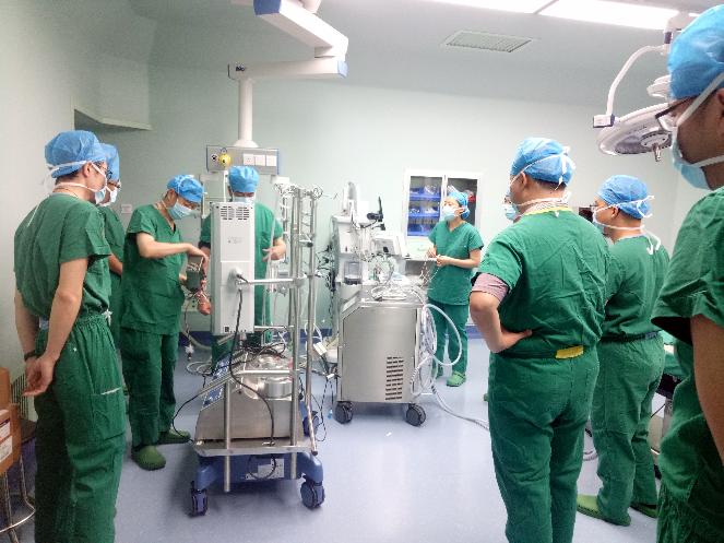 齐心协力 众志成城——我院首例体外循环心脏直视手术