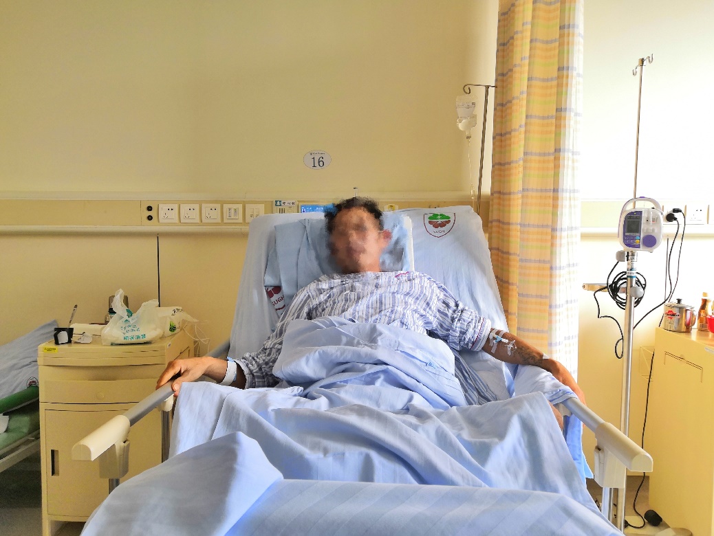 深大总医院骨科脊柱团队在多科室密切配合下成功施行一例复杂胸腰椎